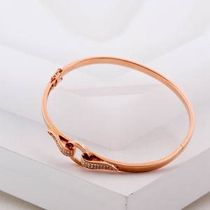 三環相(xiàng)扣手镯