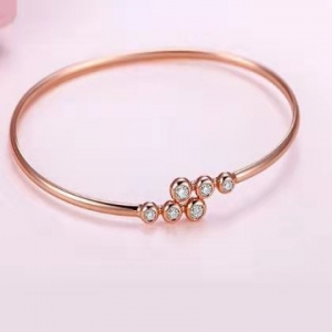 時(shí)尚銀(yín)手镯