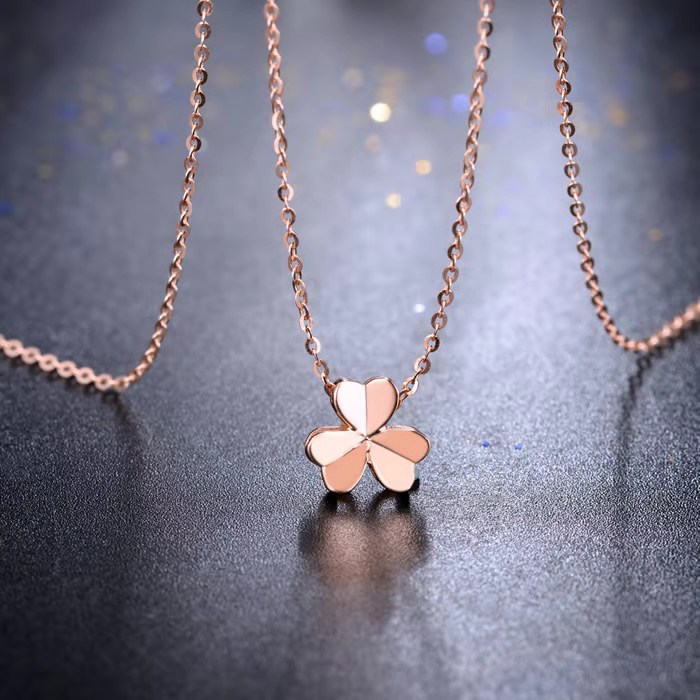 冬天項鏈怎麽戴合适