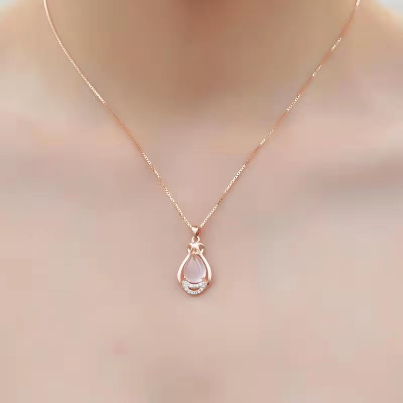 項鏈的(de)幾種錯(cuò)誤戴法