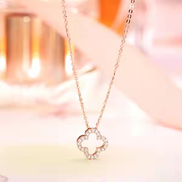 怎樣選擇适合自(zì)己的(de)項鏈呢(ne)