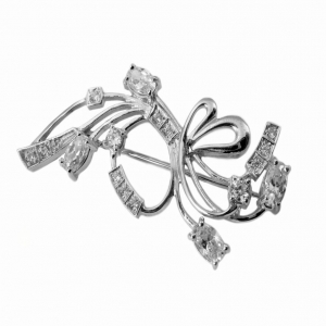 悠然銀(yín)胸針