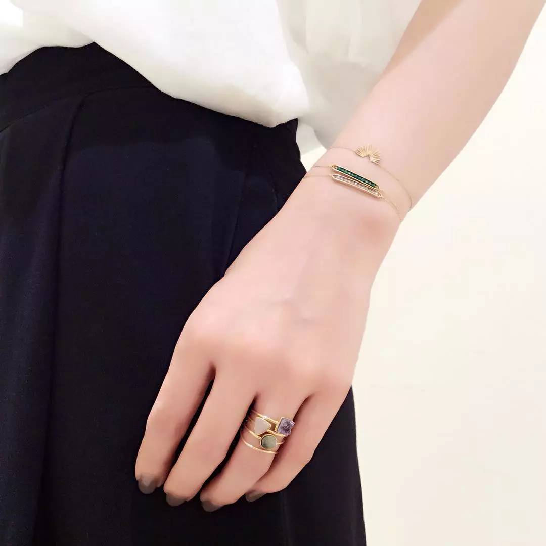 想變成戒指的(de)女(nǚ)子(zǐ)(圖1)