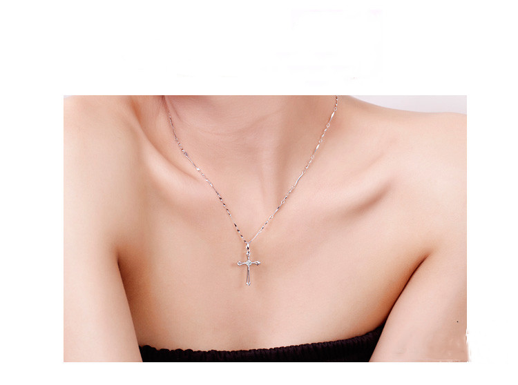 ​戴著(zhe)項鏈去(qù)約會(huì)