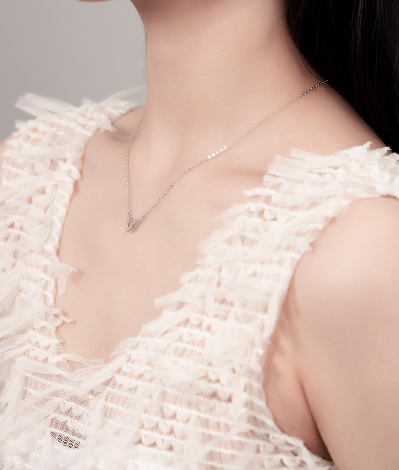 首飾廠(chǎng)常見(jiàn)的(de)項鏈設計(jì)風(fēng)格有(yǒu)哪些(xiē)