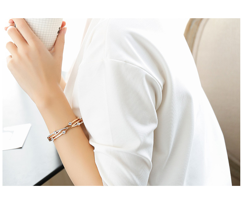 如(rú)何區(qū)分(fēn)合金(jīn)手镯與銀(yín)手镯(圖1) 如(rú)何區(qū)分(fēn)合金(jīn)手镯與銀(yín)手镯(圖1)