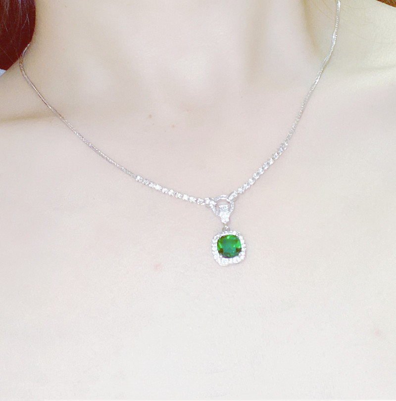 首飾常見(jiàn)鑲嵌方法