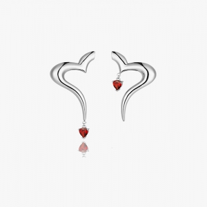 心形不(bù)對(duì)稱耳環