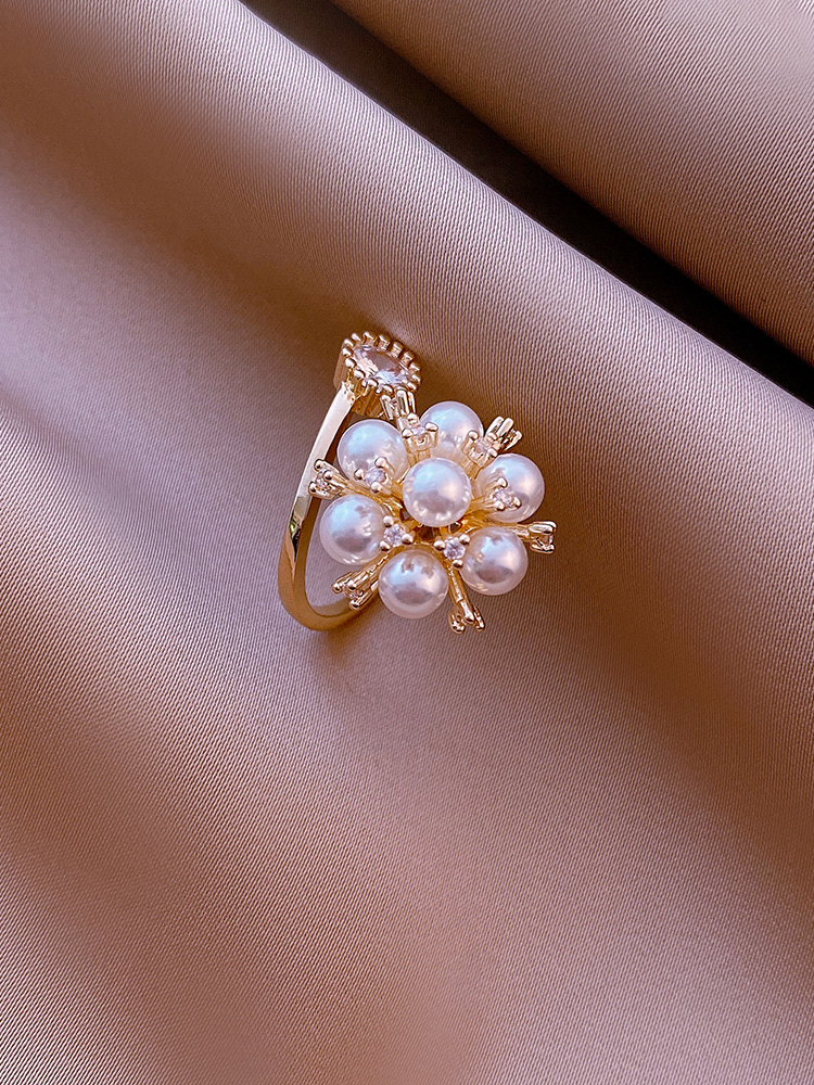 放(fàng)下(xià)戒指回歸安甯