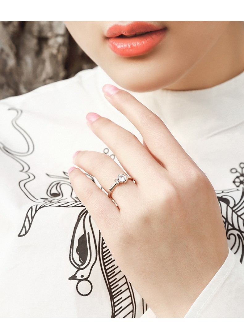 沒有(yǒu)戴過的(de)銀(yín)戒指為(wèi)什(shén)麽會(huì)發黑(hēi)