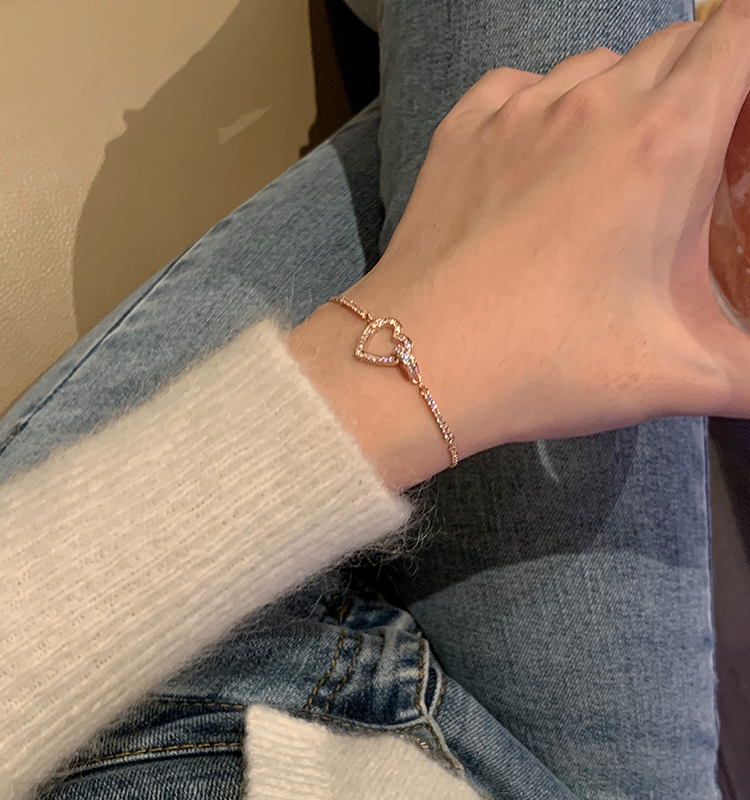 銀(yín)手鏈戴左手好(hǎo)還(hái)是(shì)右手好(hǎo)