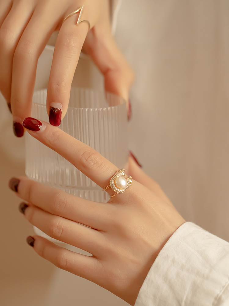 送你(nǐ)戒指是(shì)否還(hái)要(yào)