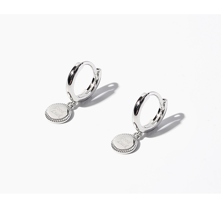 銀(yín)飾品廠(chǎng)能(néng)定制(zhì)金(jīn)首飾——耳環嗎(ma)