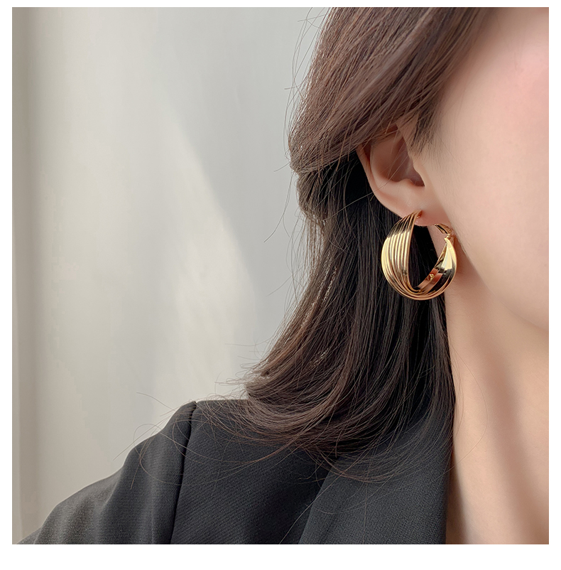 不(bù)鏽鋼耳環可(kě)以由哪些(xiē)材質制(zhì)成