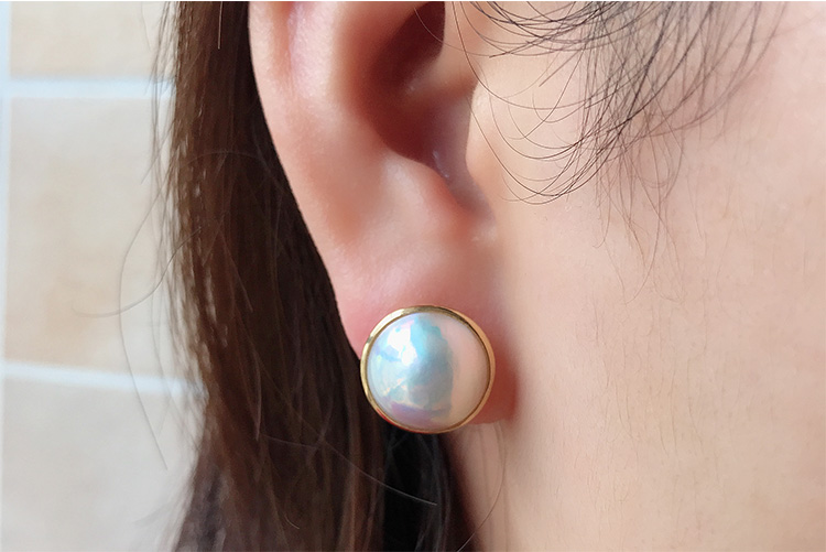 耳釘如(rú)何佩戴才能(néng)盡顯優雅