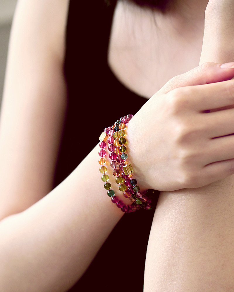 飾品廠(chǎng)告訴你(nǐ)哪些(xiē)首飾可(kě)以讓你(nǐ)越戴越漂亮(liàng)