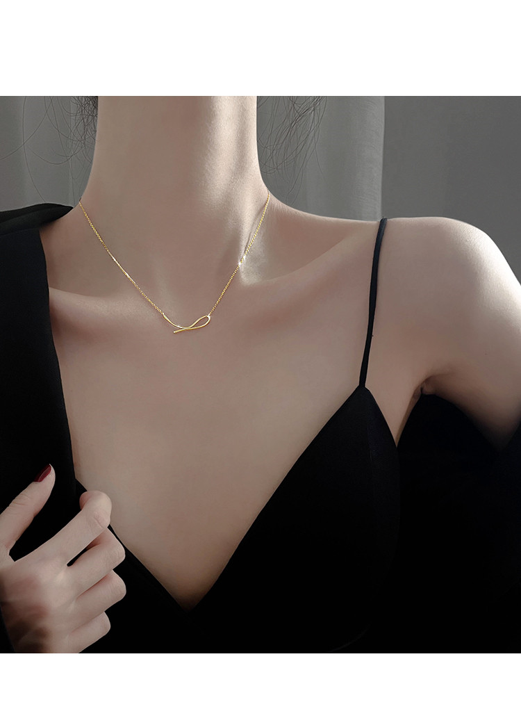 長(cháng)臉的(de)MM如(rú)何挑選項鏈