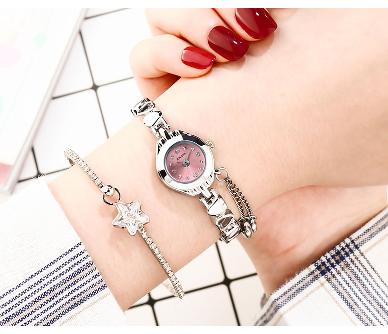 如(rú)何将手鏈佩戴出時(shí)尚感