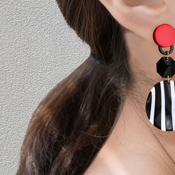 不(bù)鏽鋼耳環會(huì)過敏嗎(ma)