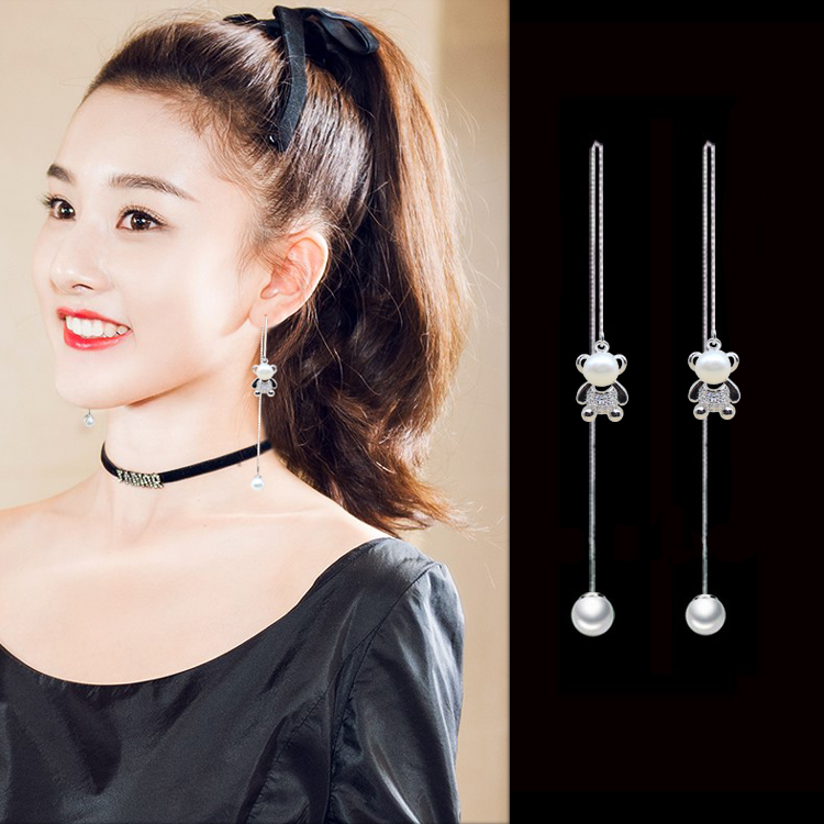 也(yě)曾輕輕為(wèi)你(nǐ)戴上(shàng)耳環