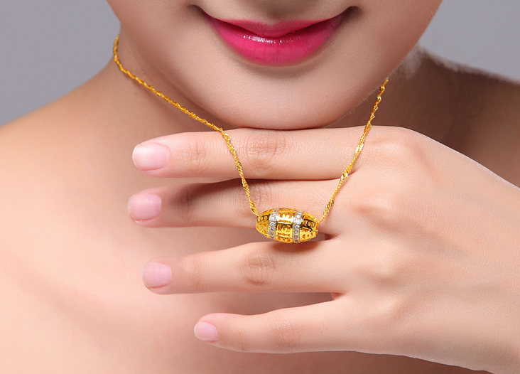 一(yī)條常規重量的(de)黃(huáng)金(jīn)項鏈大(dà)概多(duō)少(shǎo)錢(qián)