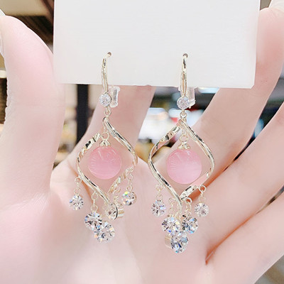 你(nǐ)把我一(yī)個(gè)人(rén)留在耳環廠(chǎng)