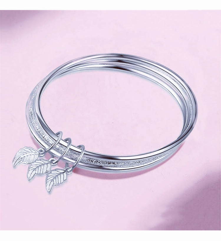 不(bù)鏽鋼飾品廠(chǎng)能(néng)生(shēng)産銀(yín)手镯嗎(ma)